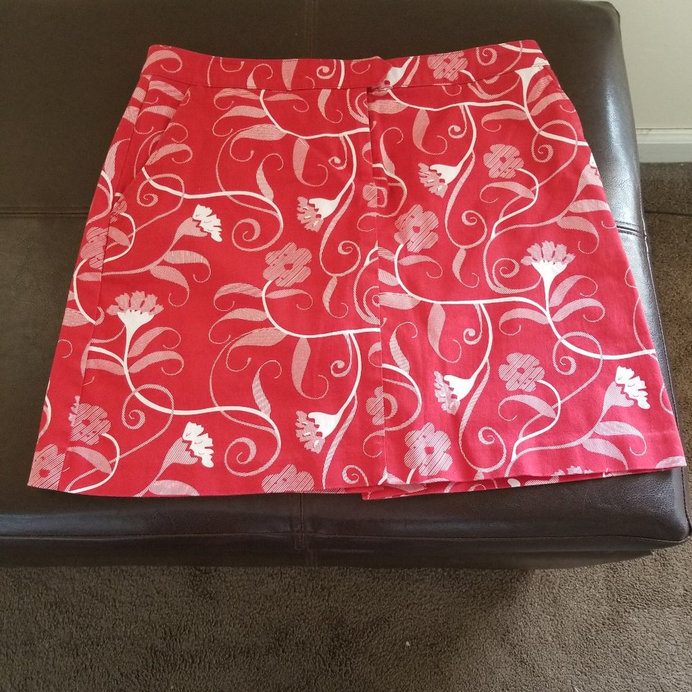 Izod Red and White Floral Skort (size 2)